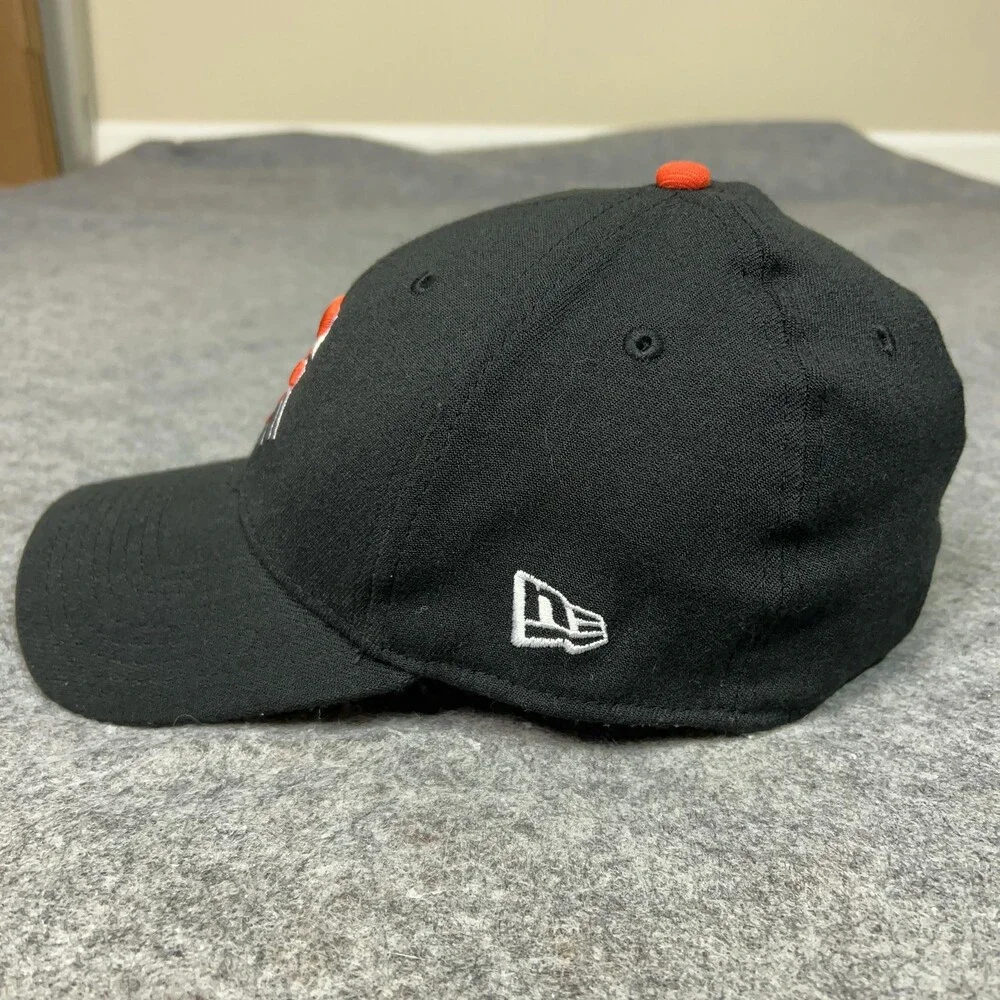 Fresno Grizzlies Hat Cap Flex Mens Medium‎ Black Red MILB Baseball New Era Minor
